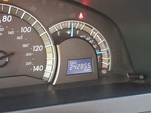Used 2012 Toyota Camry L image 2