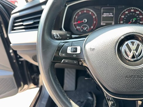 Used 2020 Volkswagen Jetta SE image 17