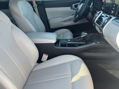 Used 2021 Kia Sorento S image 24