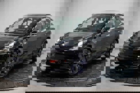 Used 2020 Tesla Model 3 Standard Range Plus image 1