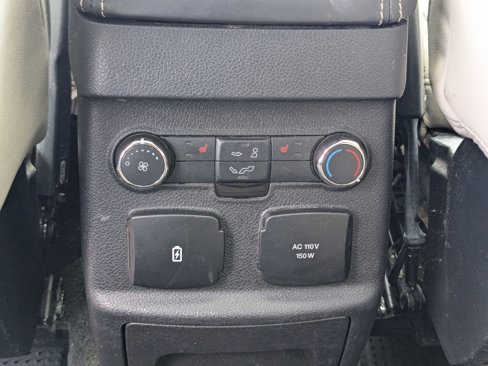 Used 2018 Ford Explorer Platinum image 32