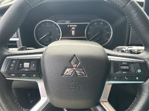 Used 2022 Mitsubishi Outlander SE image 13