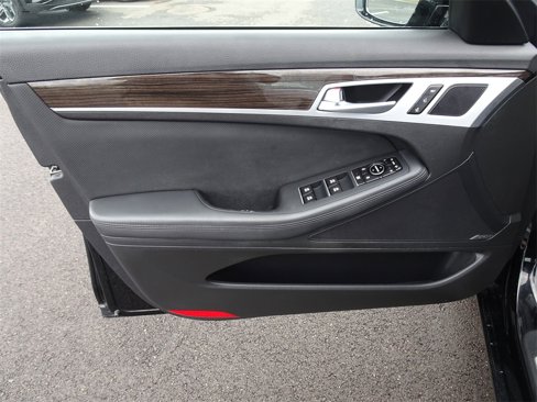 Used 2015 Hyundai Genesis 3.8 w/ Option Group 03 image 12