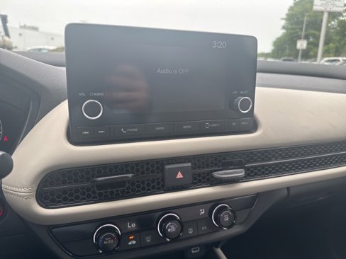 Used 2023 Honda HR-V LX image 9
