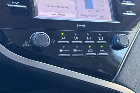 Certified 2020 Toyota Camry LE image 19