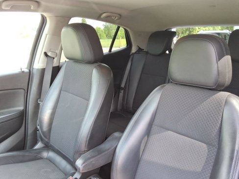 Used 2021 Buick Encore Preferred image 25