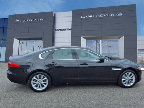 Used 2018 Jaguar XF Premium image 6