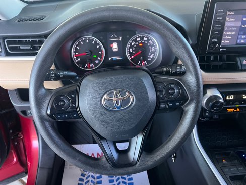 Used 2021 Toyota RAV4 XLE image 9