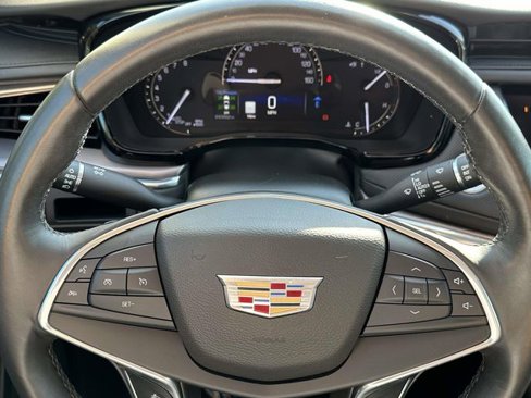 Used 2017 Cadillac XT5 Luxury w/ Driver Awareness Package image 28