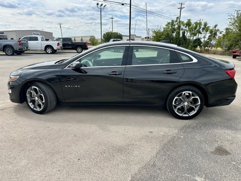 Used 2024 Chevrolet Malibu LT image 2