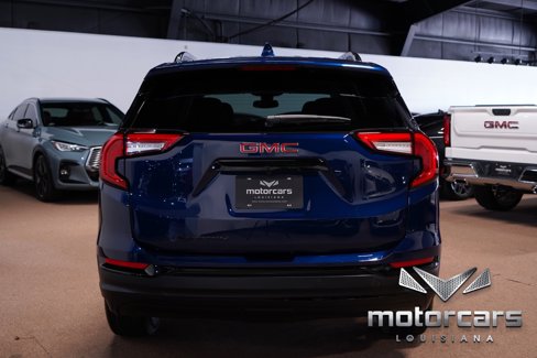 Used 2023 GMC Terrain SLE w/ Driver Convenience Package image 6
