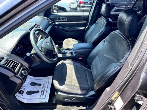 Used 2018 Ford Explorer XLT w/ Equipment Group 202A image 10