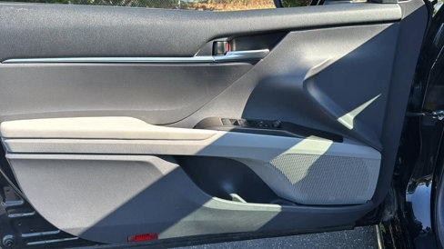 Used 2023 Toyota Camry SE image 10
