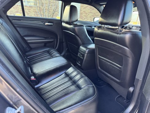 Used 2019 Chrysler 300 S image 14