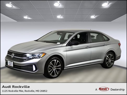 Used 2023 Volkswagen Jetta Sport image 1