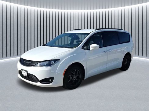 Used 2020 Chrysler Pacifica Touring-L image 1