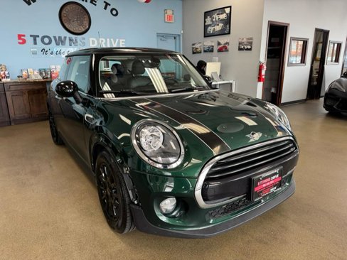 Used 2019 MINI Cooper 2-Door Hardtop image 10