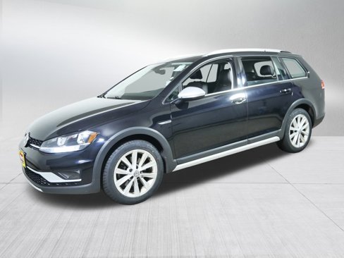 Used 2018 Volkswagen Golf Alltrack SE image 3