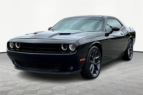 Used 2019 Dodge Challenger SXT w/ Driver Convenience Group image 3