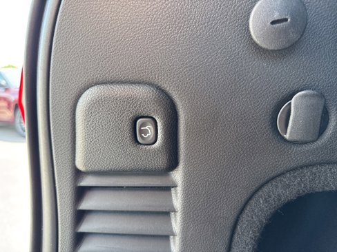 Used 2018 Jeep Grand Cherokee Limited image 9