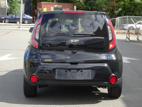 Used 2016 Kia Soul + image 6