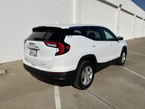 Used 2024 GMC Terrain SLE image 9