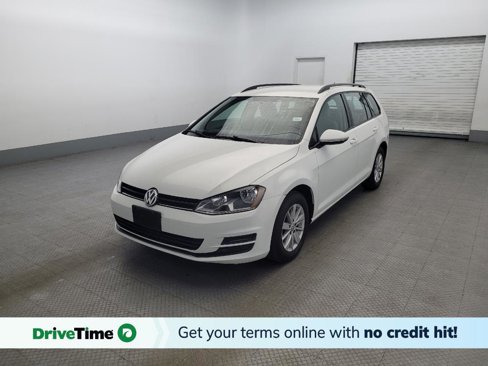 Used 2017 Volkswagen Golf S image 1