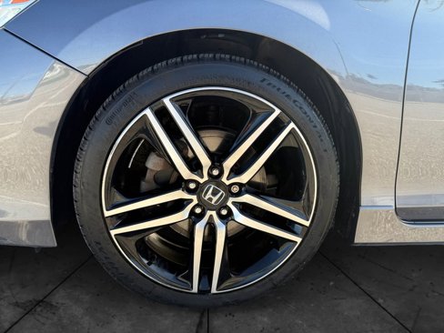 Used 2017 Honda Accord Sport image 14
