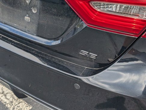 Used 2018 Toyota Camry L image 19