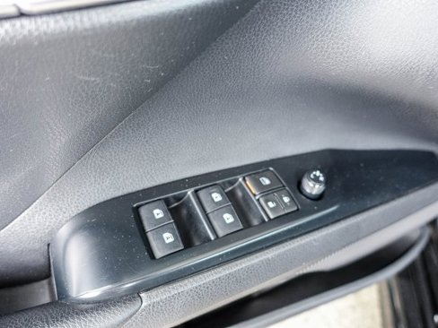 Used 2019 Toyota Camry SE image 12