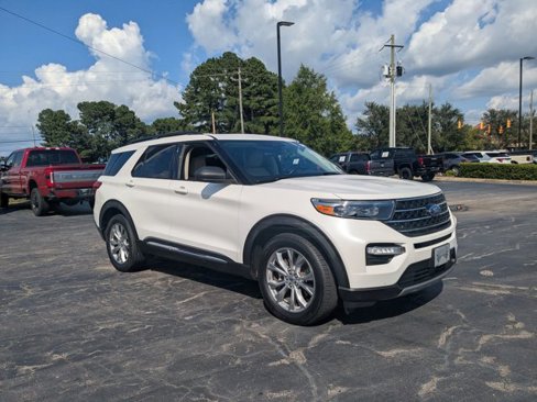 Certified 2020 Ford Explorer XLT w/ Equipment Group 202A image 2