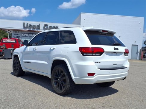 Used 2018 Jeep Grand Cherokee Altitude image 9