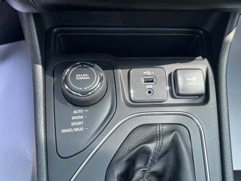 Used 2022 Jeep Cherokee Latitude image 17