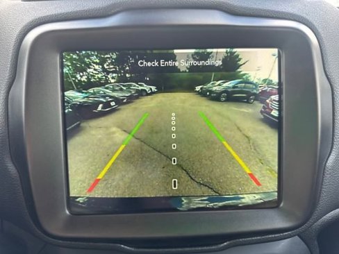 Used 2023 Jeep Renegade Latitude image 17