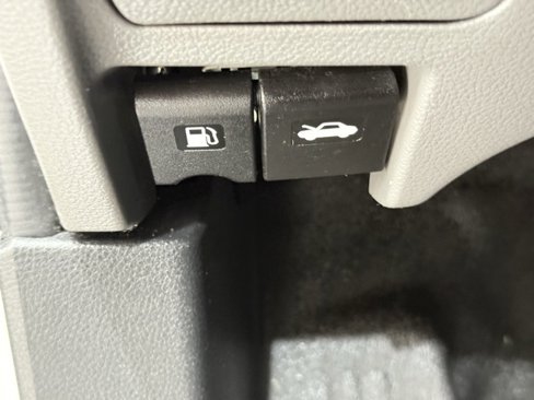 Used 2019 Nissan NV200 SV image 26