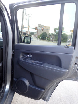 Used 2012 Jeep Liberty Sport image 28