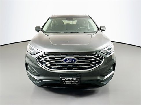 Used 2019 Ford Edge SE image 2