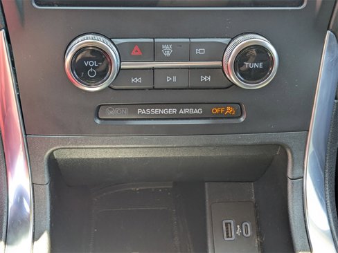 Used 2024 Ford Edge Titanium image 25