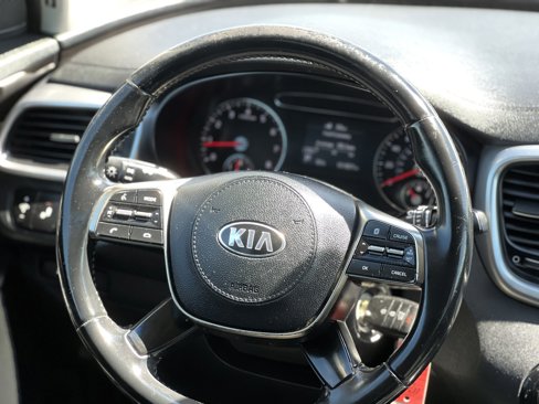 Used 2019 Kia Sorento LX w/ LX Convenience Package image 16