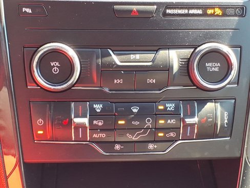 Used 2018 Ford Explorer XLT w/ Equipment Group 202A image 20