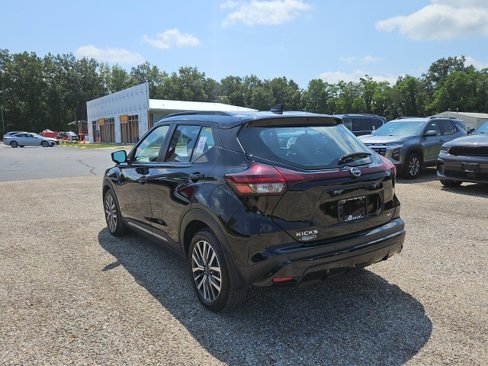 Certified 2023 Nissan Kicks SR image 9