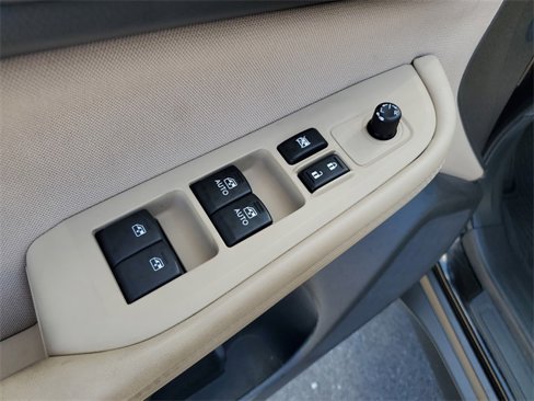 Used 2017 Subaru Outback 2.5i Premium image 9