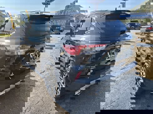 Used 2020 Ford Escape Titanium image 6