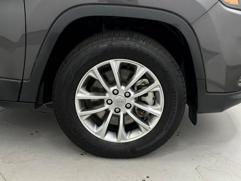 Certified 2022 Jeep Cherokee Latitude Lux image 32