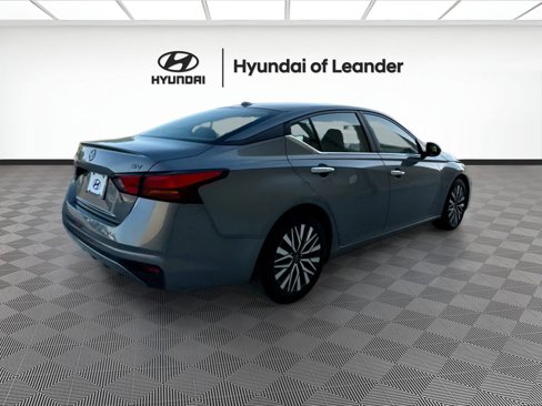 Used 2023 Nissan Altima 2.5 SV image 5