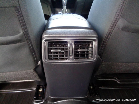 Used 2017 Nissan Rogue SV image 16