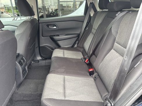 Used 2024 Nissan Rogue SV image 15