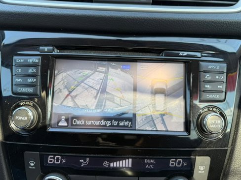 Used 2016 Nissan Rogue SV w/ SV Premium Package image 17