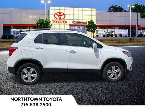 Used 2020 Chevrolet Trax LT w/ LT Convenience Package image 7