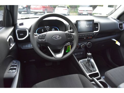 New 2025 Hyundai Venue SE image 13